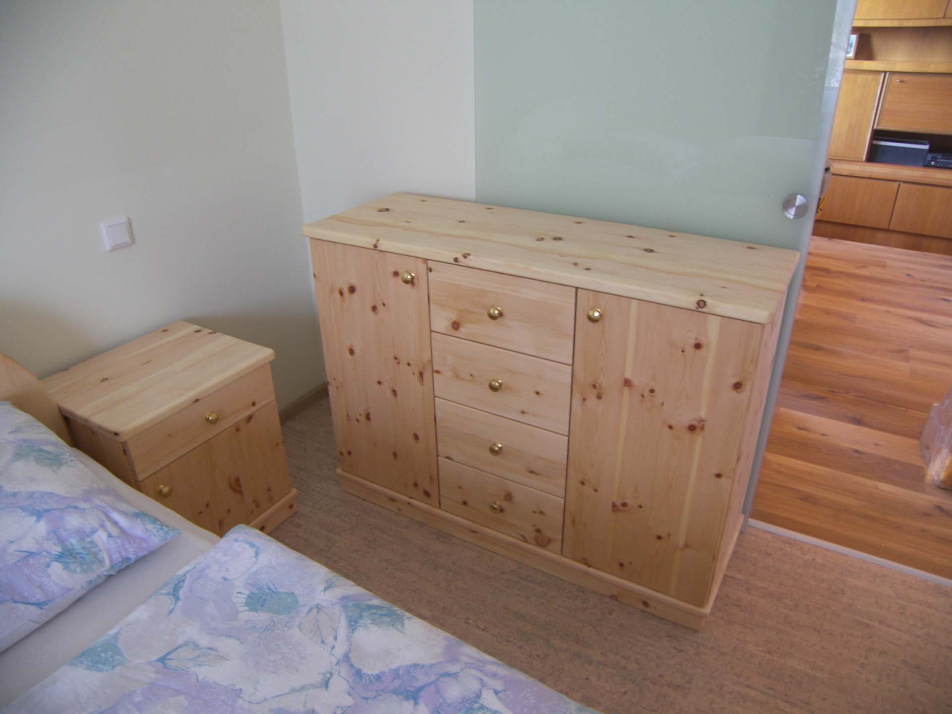 Zirbenmöbel in Wals-Siezenheim